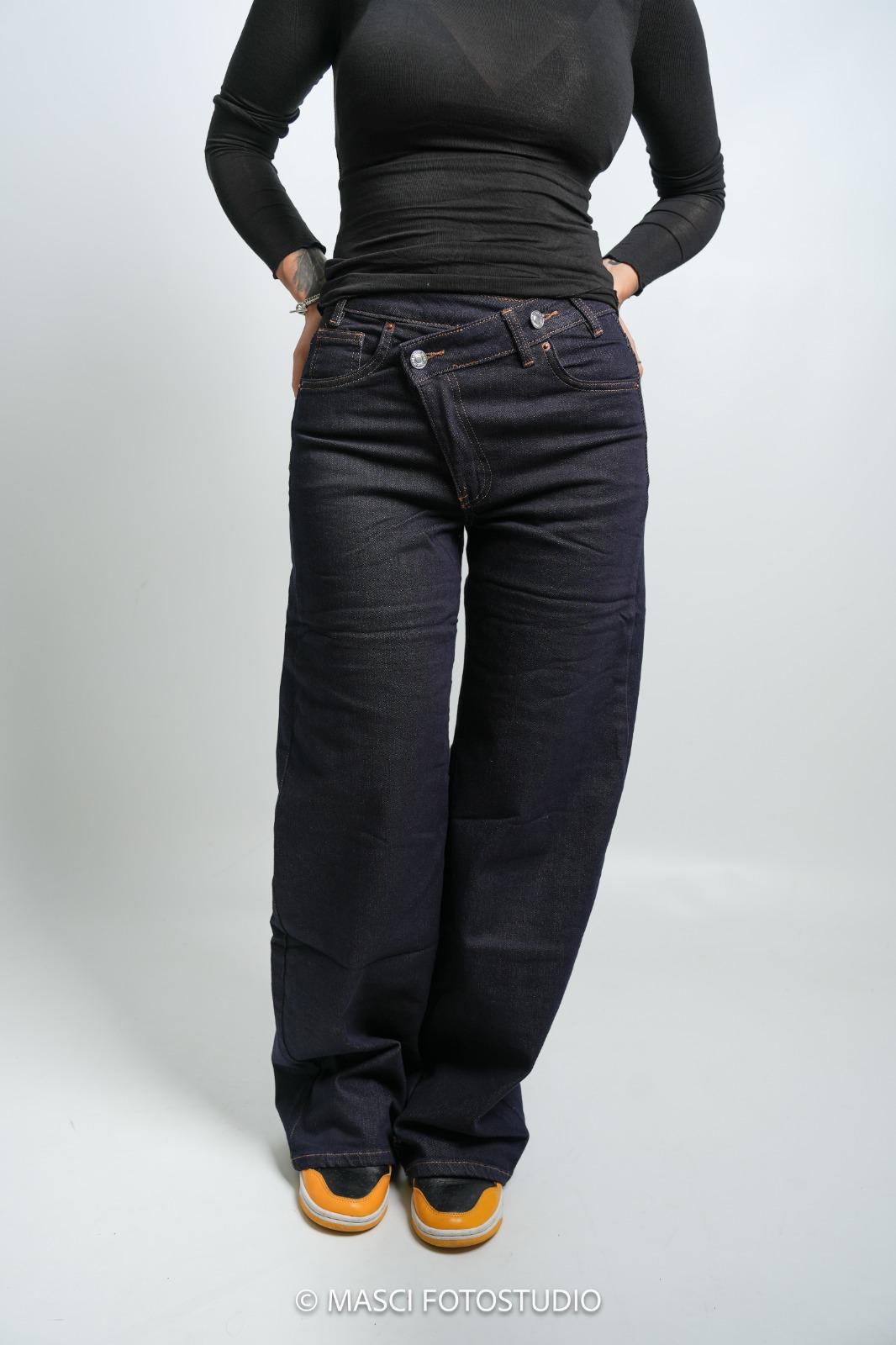 Jeans Wide Balloon Chiusura Ad Incrocio